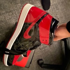 Air Jordan 1 patent bred